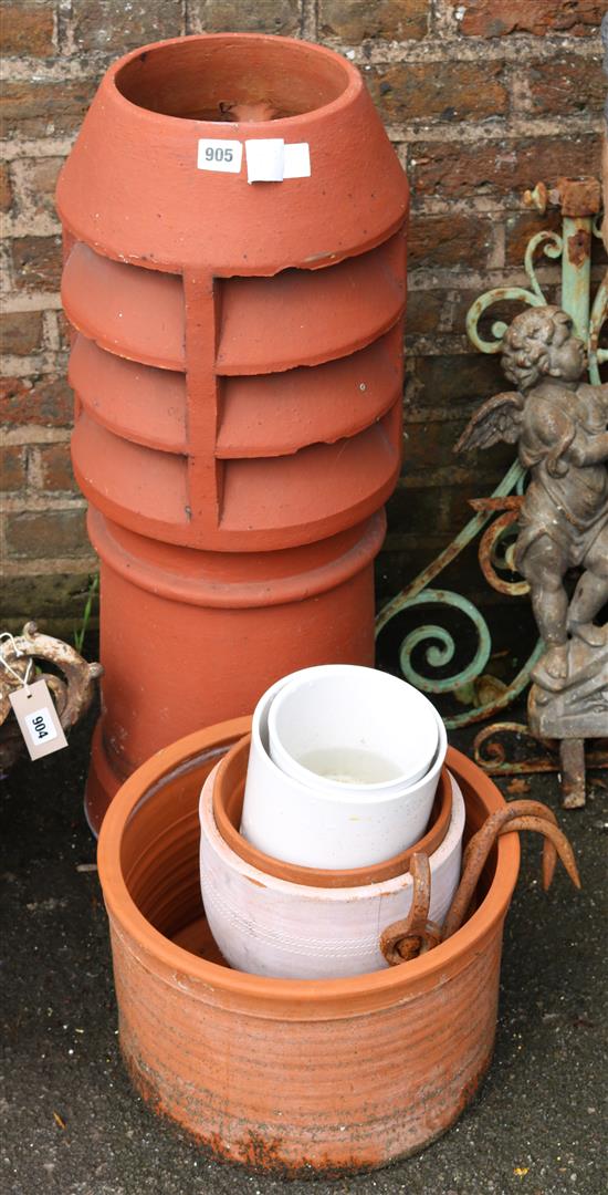 Chimney pot & other pots(-)
